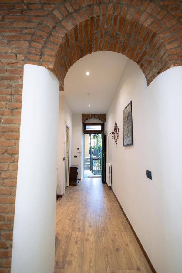 The Red Bricks Home - San Babila Area Milano Exterior foto
